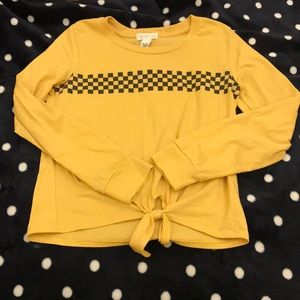 Black and yellow checkered shirt girls size (M)